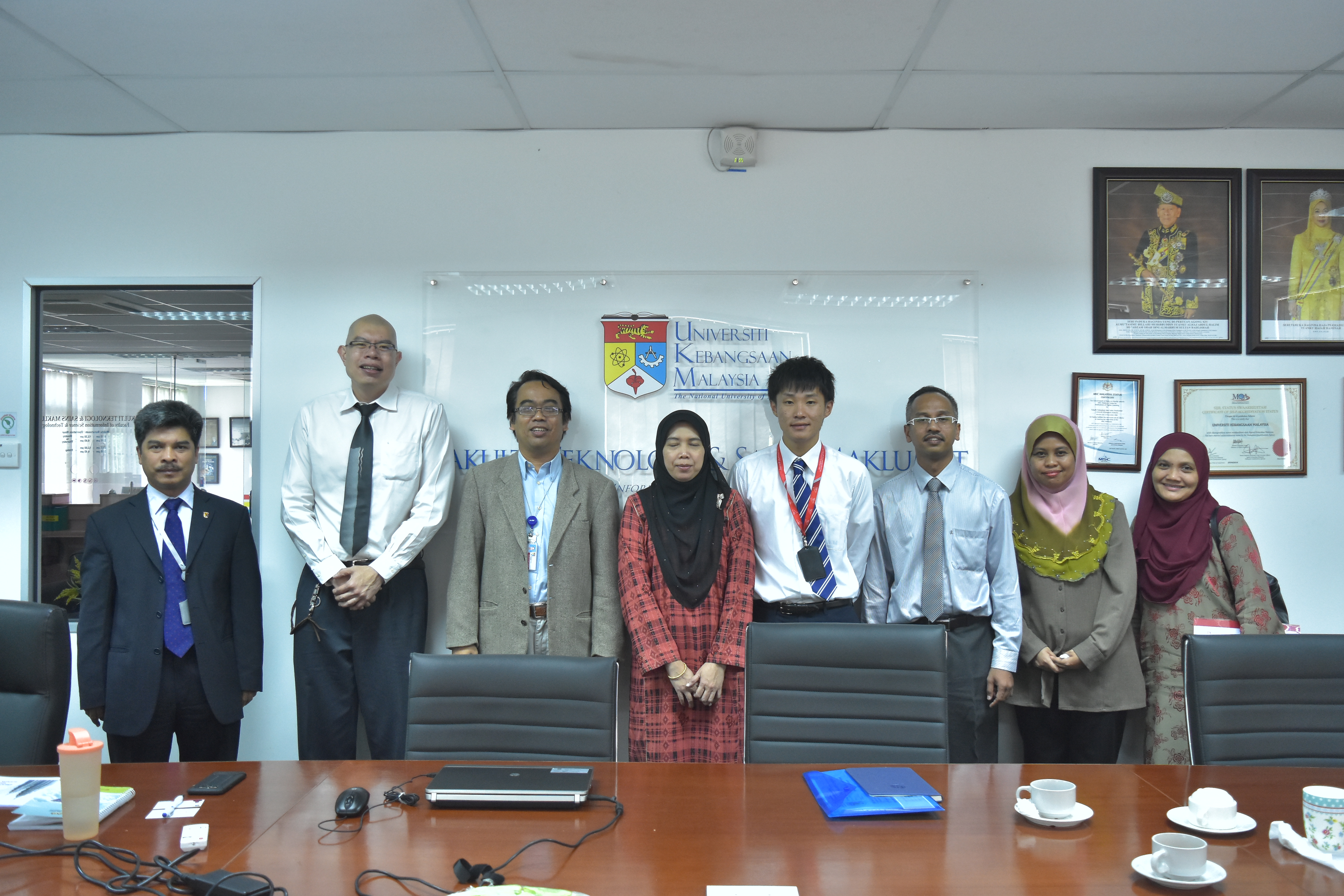 UKM 3076